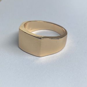 NEW Goldtone Signet Ring